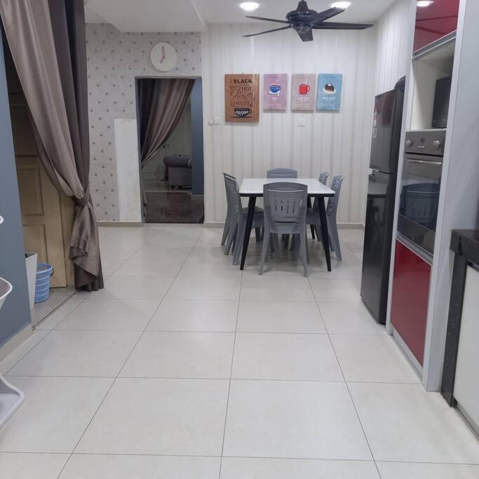 Rumah percutian Hani Raisha Homestay, Seksyen 7 Shah Alam