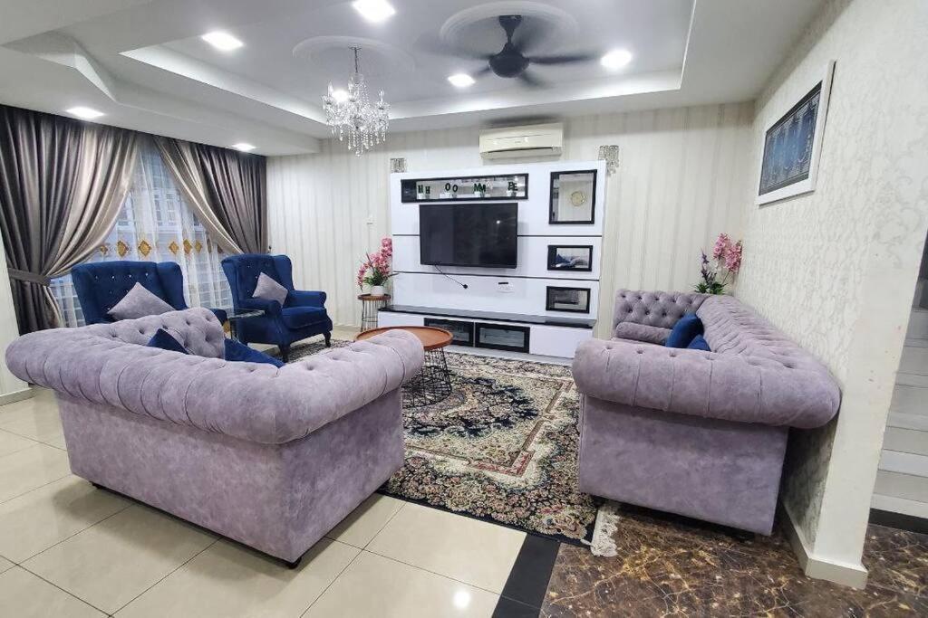 Hani Raisha Homestay, Seksyen 7 *